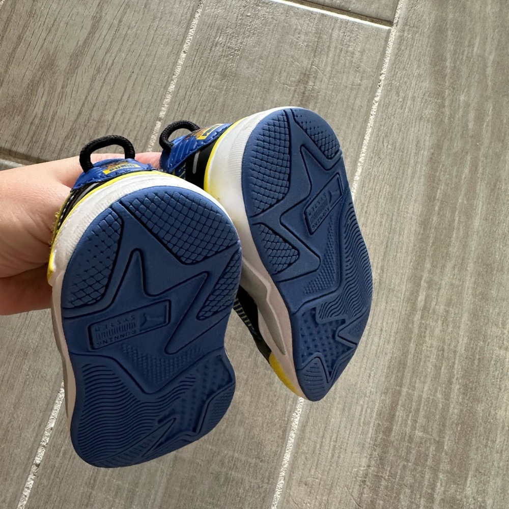 Puma Chase/Paw Patrol Toddler Sneakers/ size 6C - Picture 4 of 11